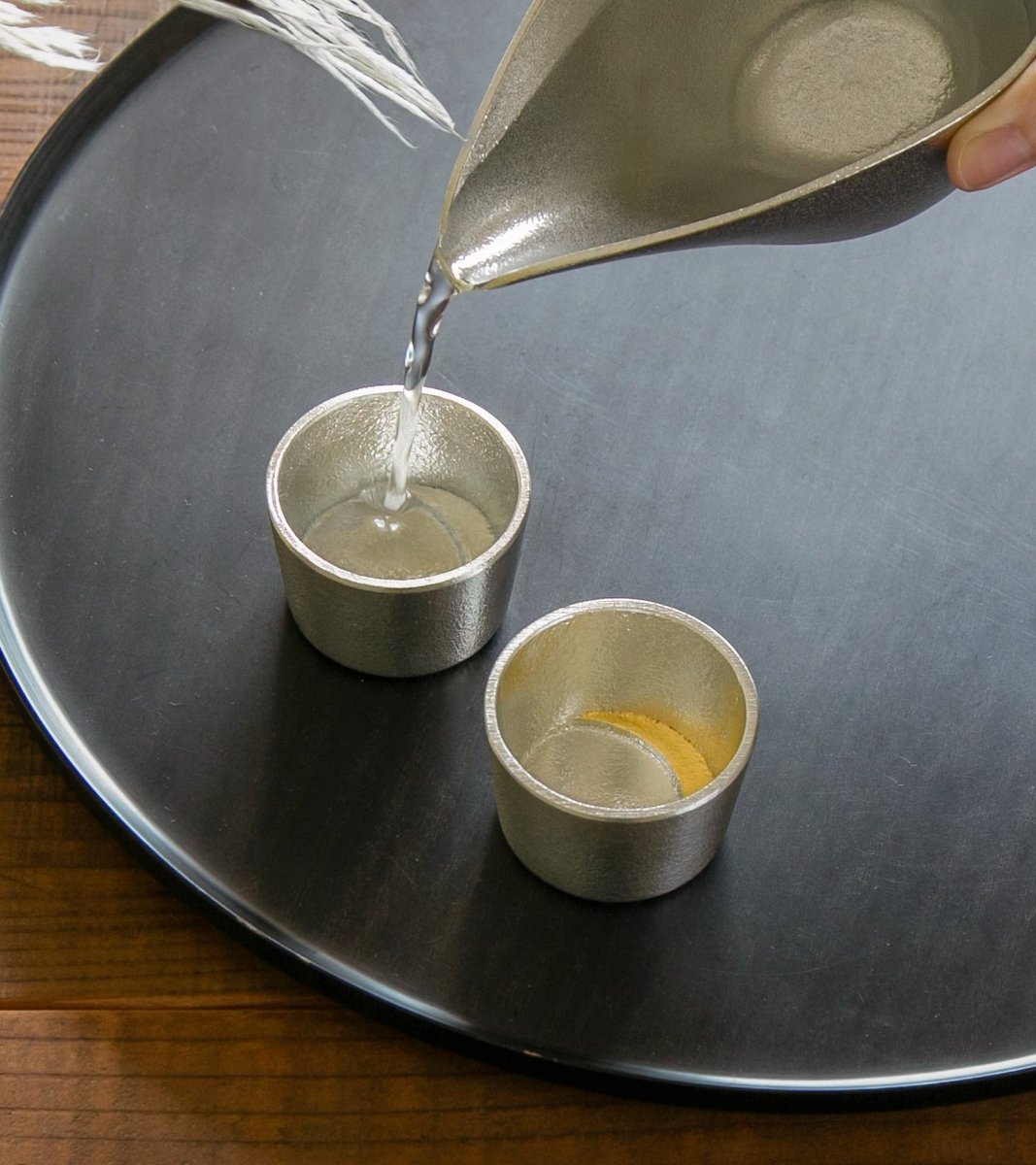 【和紙でラッピング済】 能作 月の酒器セット (片口 - 月 - 金箔 + ぐい呑 - 月 - 錫 ・ 金)
