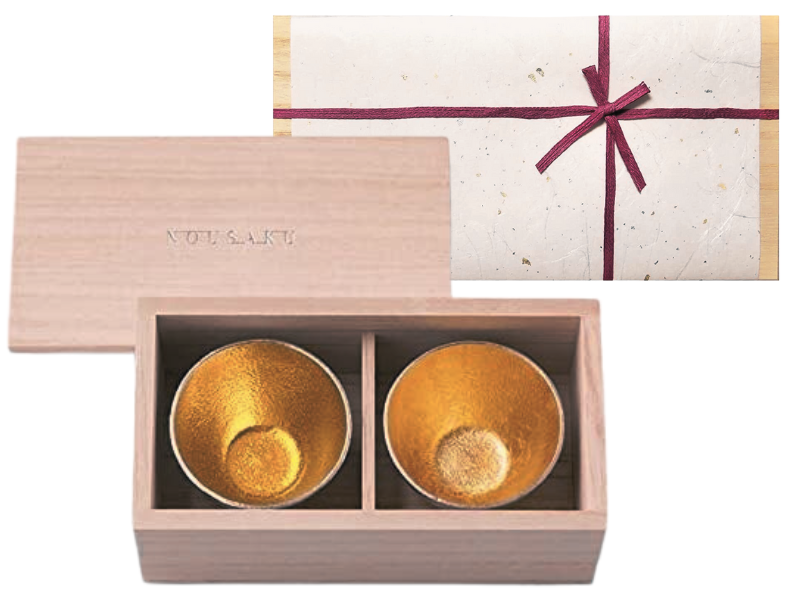 [Wrapped with Japanese paper] Set of 2 gold sake cups in a paulownia box