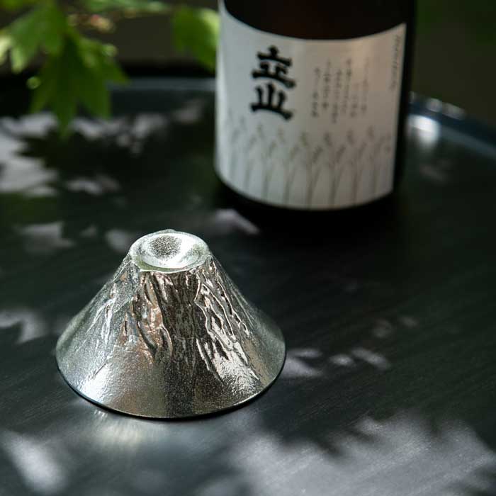 【和紙でラッピング済】 能作 ぐい呑 富士山 FUJIYAMA − 錫 ・ 金箔　